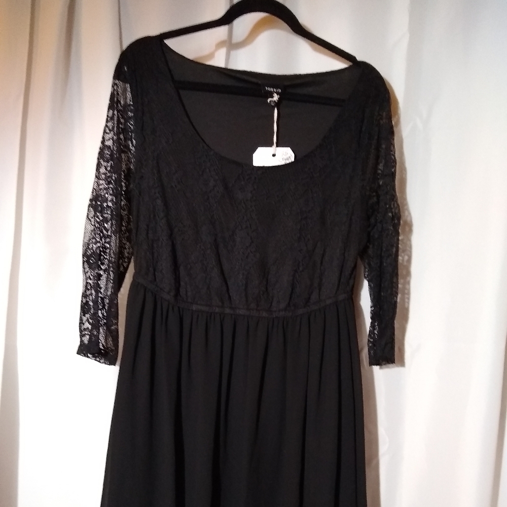 Black Torrid Dress with lace 3/4 length sleves